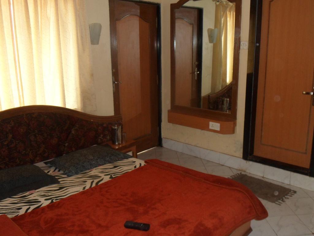 Hotel R K Palace Mahabaleshwar Room photo